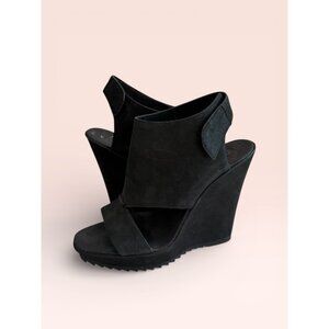 VINCE CAMUTO Black Sueded Leather Wedges Sandals Size 8.5